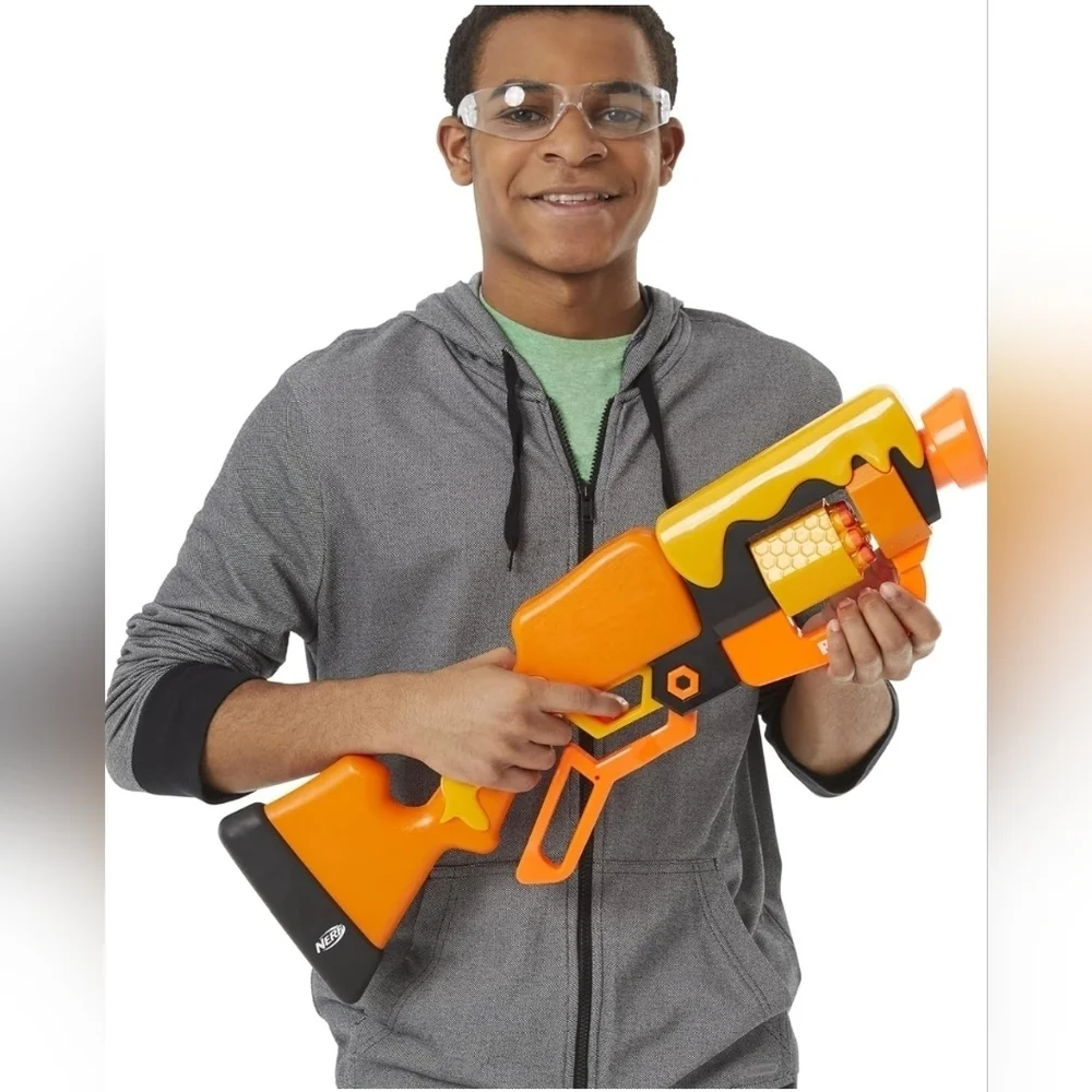 Nerf Roblox Adopt Me!: Bees! Lever Action Dart Blaster, Rotating 8-Dart Drum